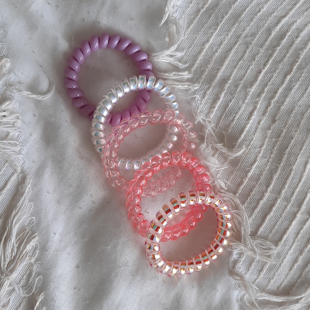 ❗BUNDLE OF 5❗5 STRECHY SPIRAL BRACLETS!!